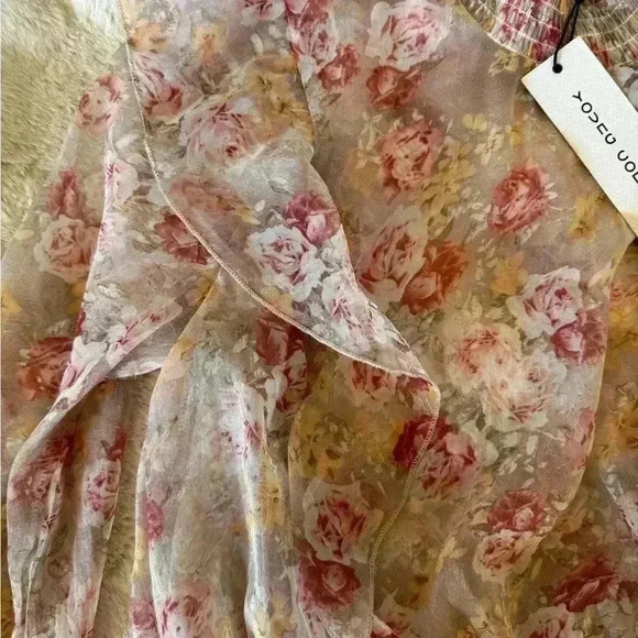 Sheer turtle neck floral blouse size: Small - Picture 6 of 11